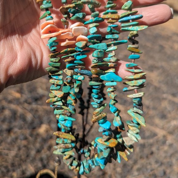 Vintage Navajo Turquoise Necklace - Handmade Southwesternβ NA Artistry - Picture 4 of 10